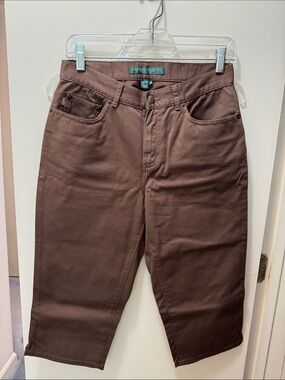 Women’s brown capri jean style pants